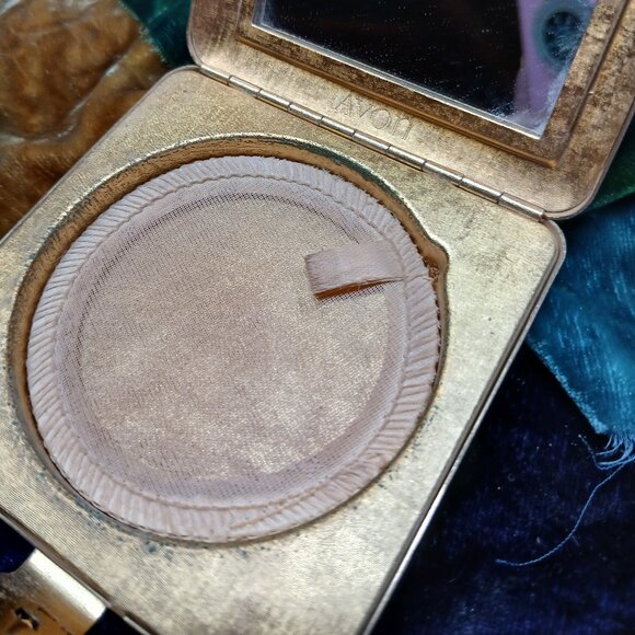 Avon Compact - Picture 5 of 5